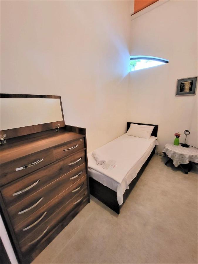 Hostel Near The Square Tbilisi Exteriör bild