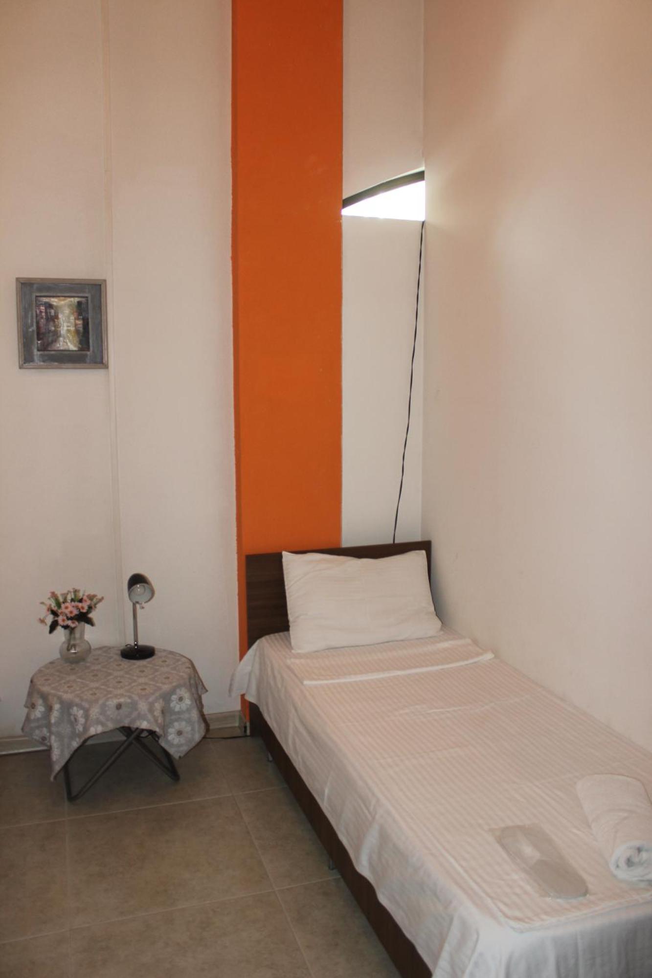 Hostel Near The Square Tbilisi Exteriör bild