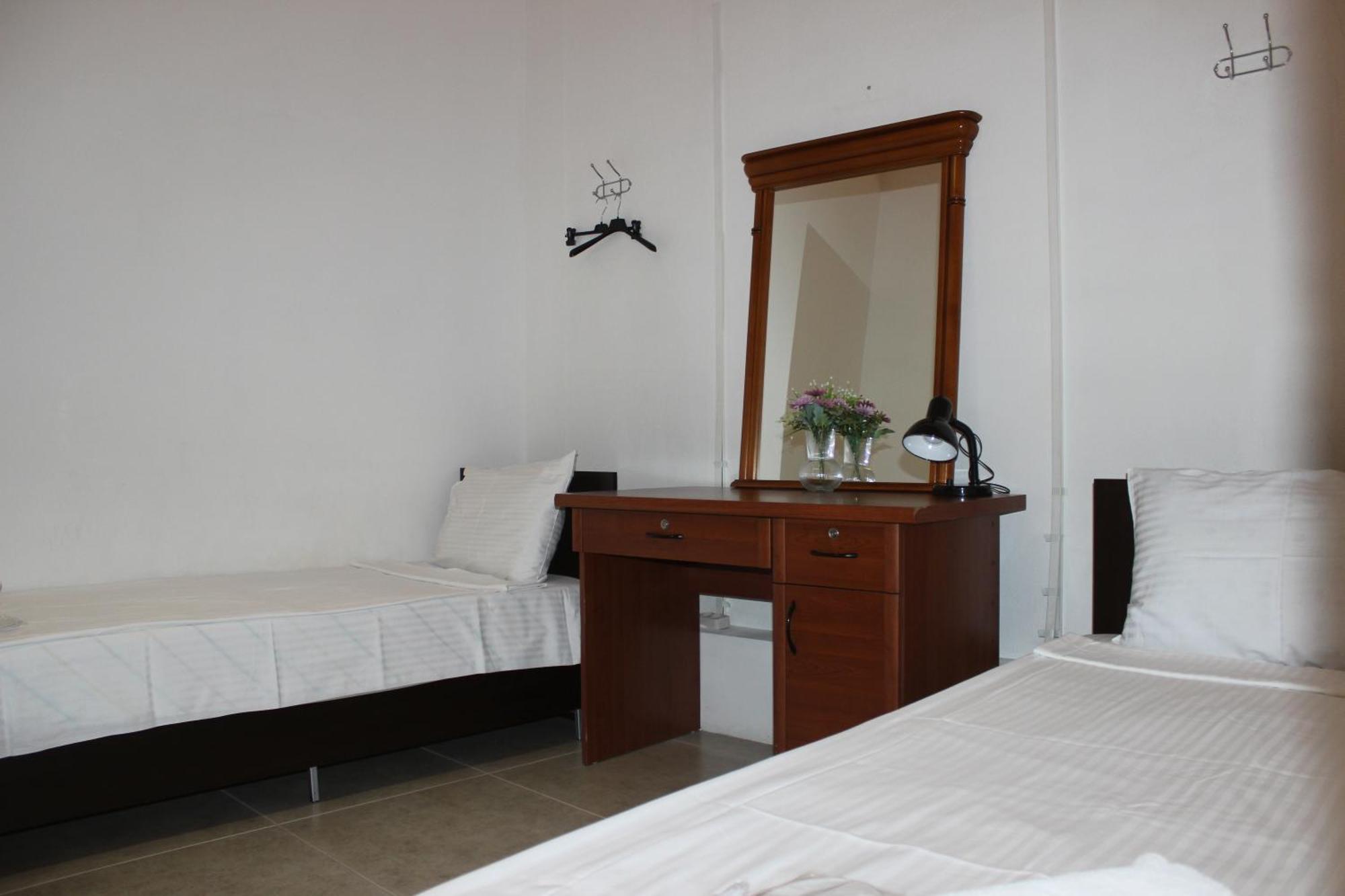 Hostel Near The Square Tbilisi Exteriör bild