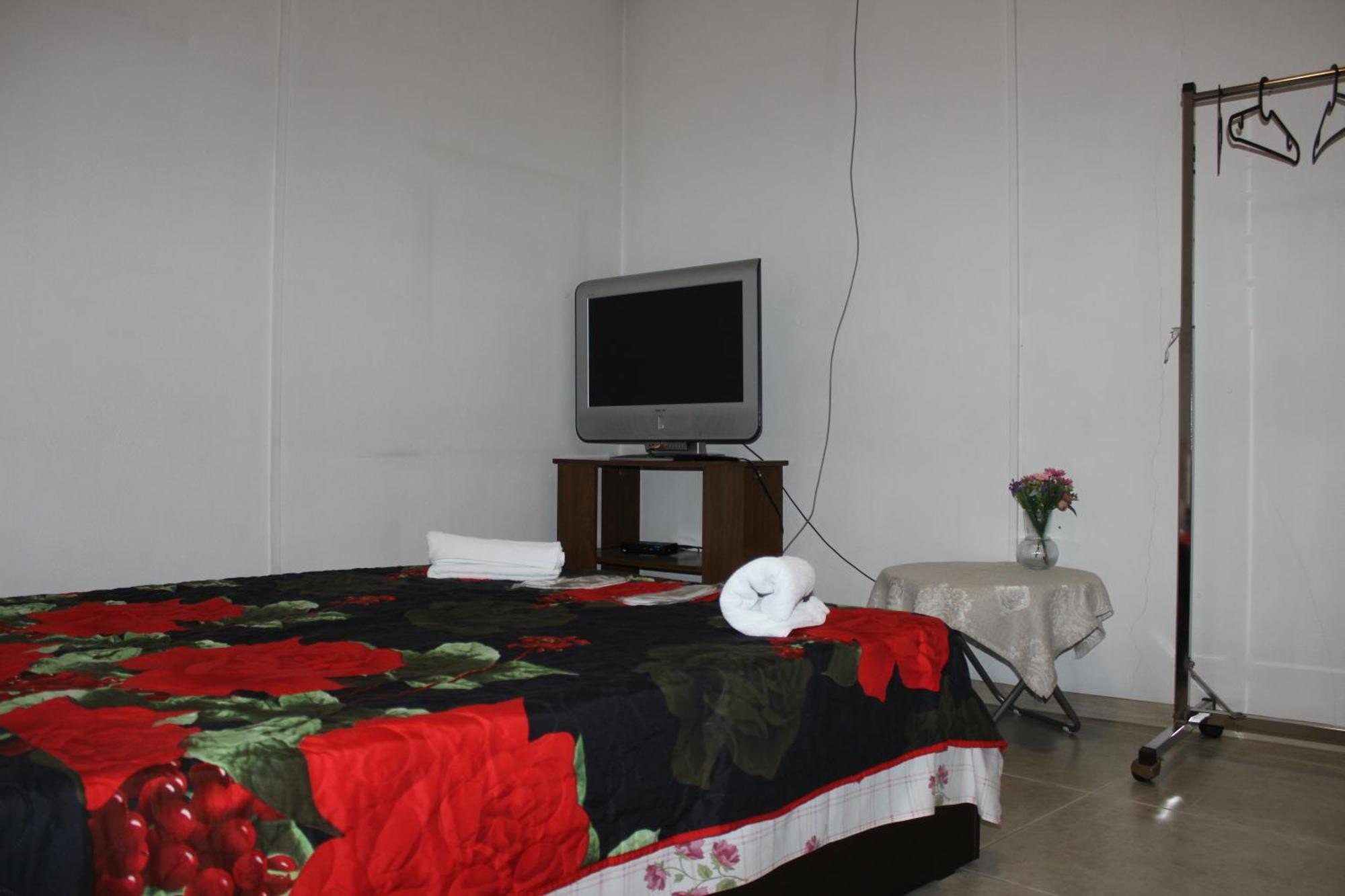Hostel Near The Square Tbilisi Exteriör bild