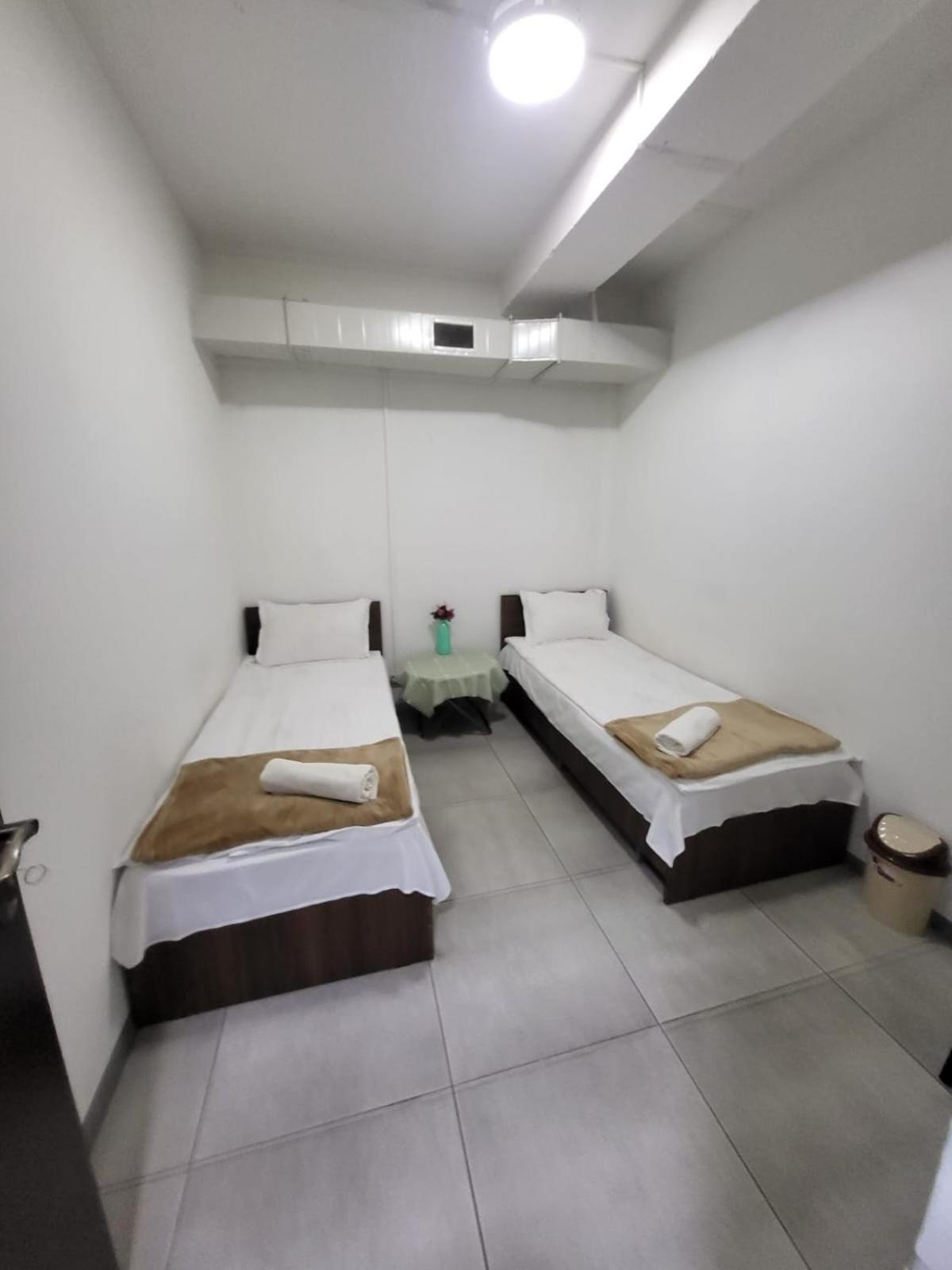 Hostel Near The Square Tbilisi Exteriör bild